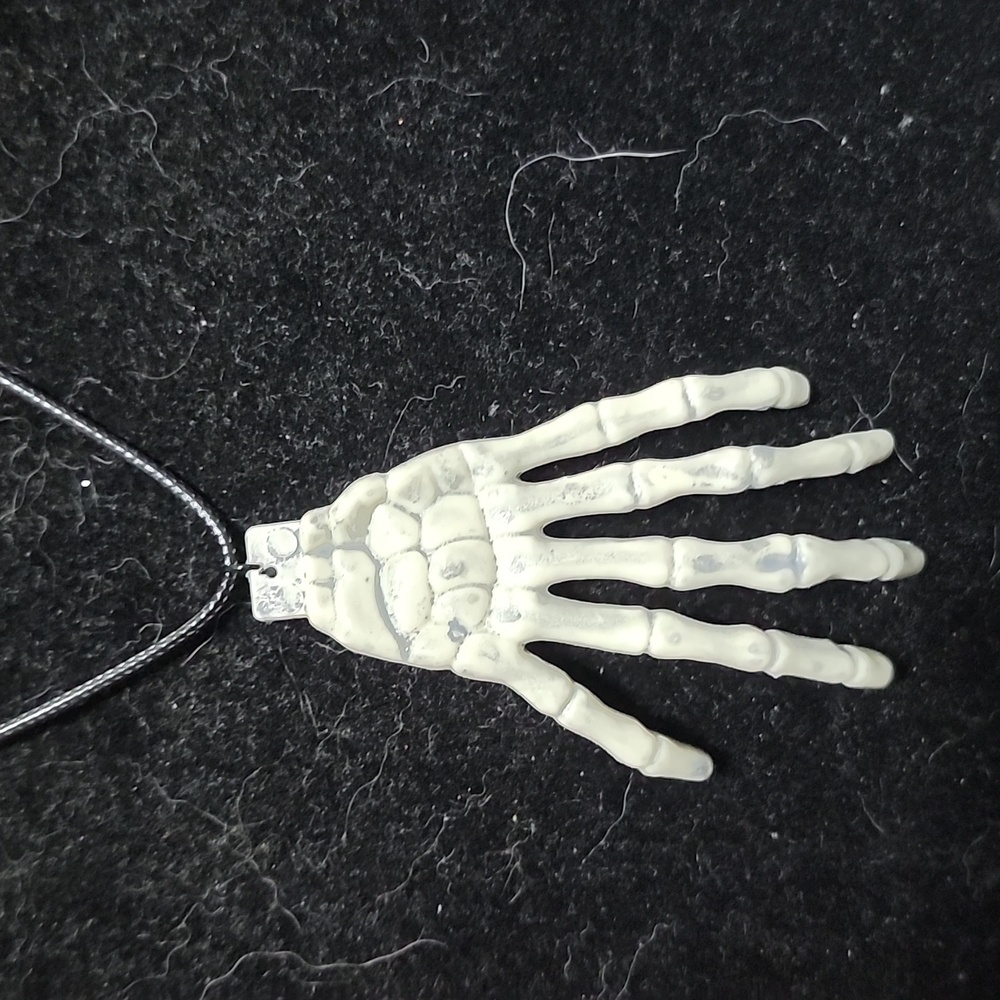 🦉Handcrafted Hand of Shadows Necklace